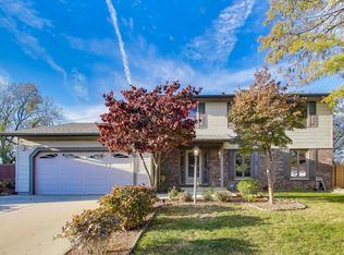 932 Kentucky Ln, Elk Grove Village, IL 60007