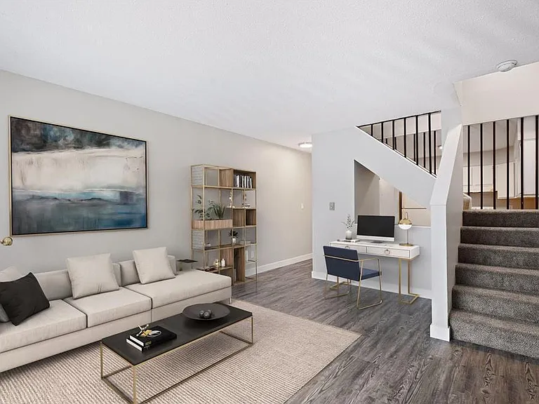 924 21st Ave S #6 — Photo 2
