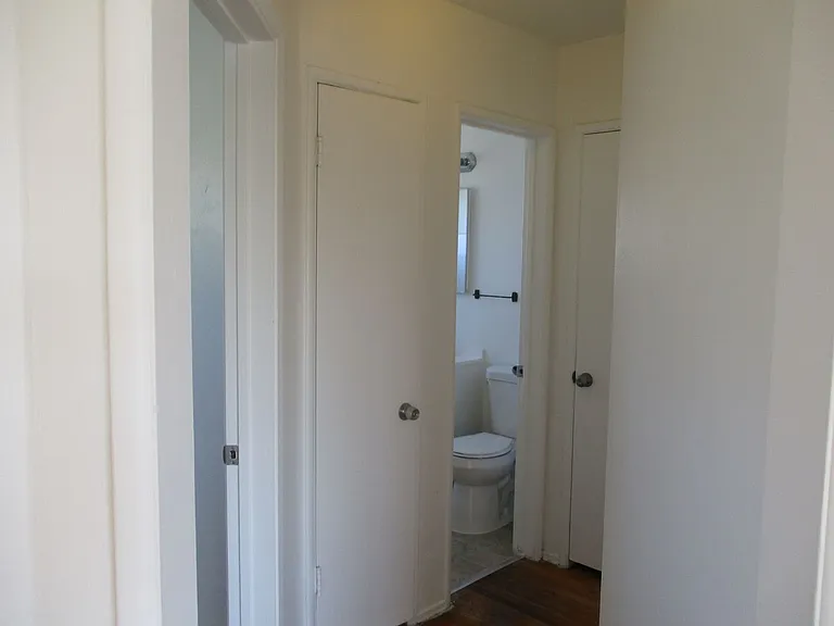 3854 1/2 Euclid Ave — Photo 9