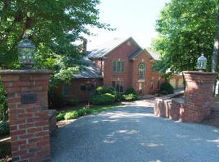 5016 Fox Ridge Rd, Roanoke, VA 24018