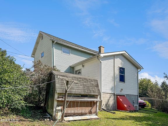 2nd image of 821 Dedea Ave