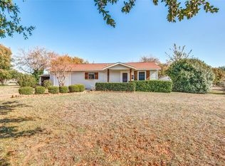 1010 Collin Dr, Euless, TX 76039