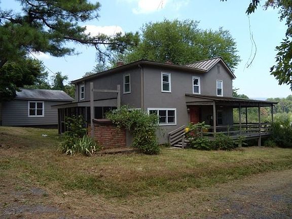 Back w/separate office to left