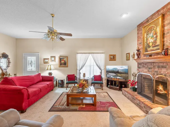 221 Vz County Road 4828, Chandler, TX 75758