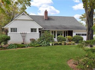 7 Arbor Ln, Merrick, NY 11566
