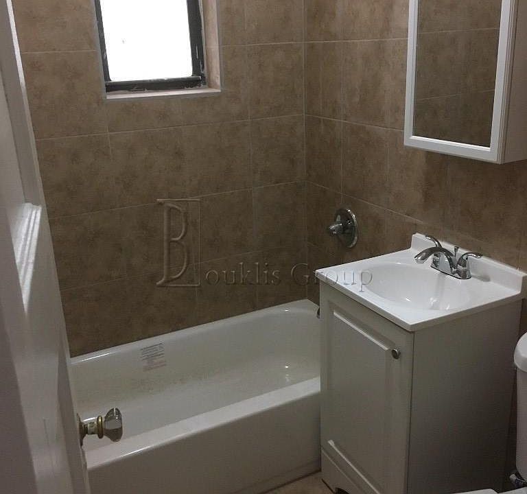2nd image of 2552 38th St #4D