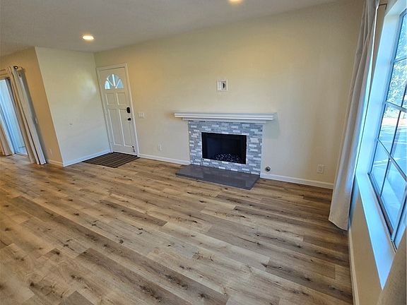 5th image of 22 Exeter #23