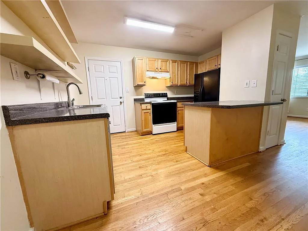 1 bed, 1.0 bath, 840 sqft, $1,895 — Photo 4