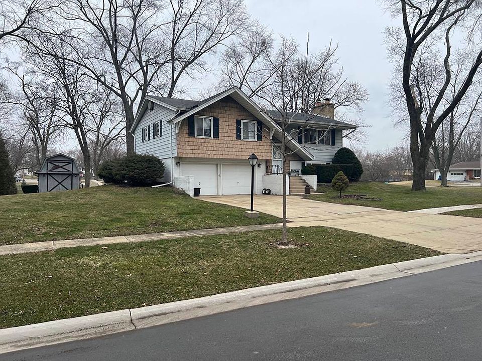 1st image of 529 Falmouth Ln