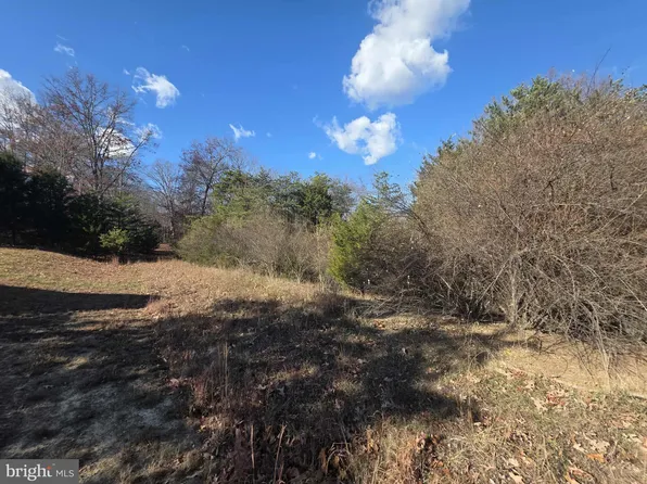 13 Yeager Ct, Petersburg, WV 26847