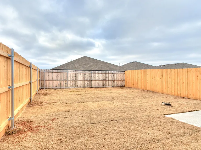 818 Chase Ln — Photo 36
