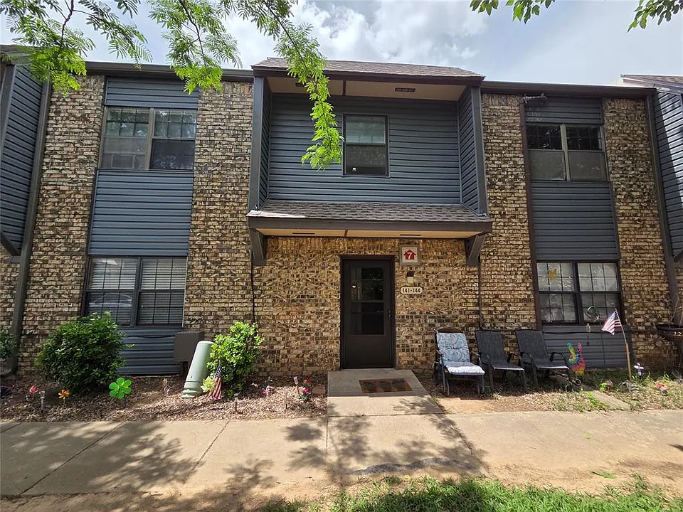 401 SE 12th St #143