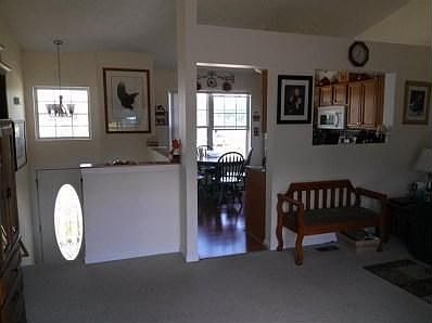 3rd image of 418 Robin Ave