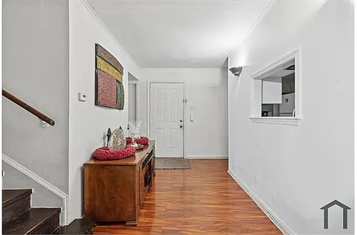 568 E Avenue J #B Photo 1