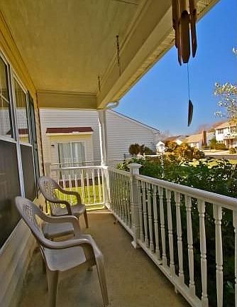 3rd image of 1928 Aquamarine Dr