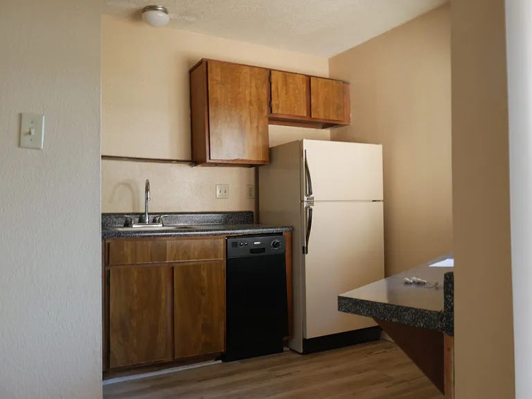 Englebrook Apartments — Photo 17