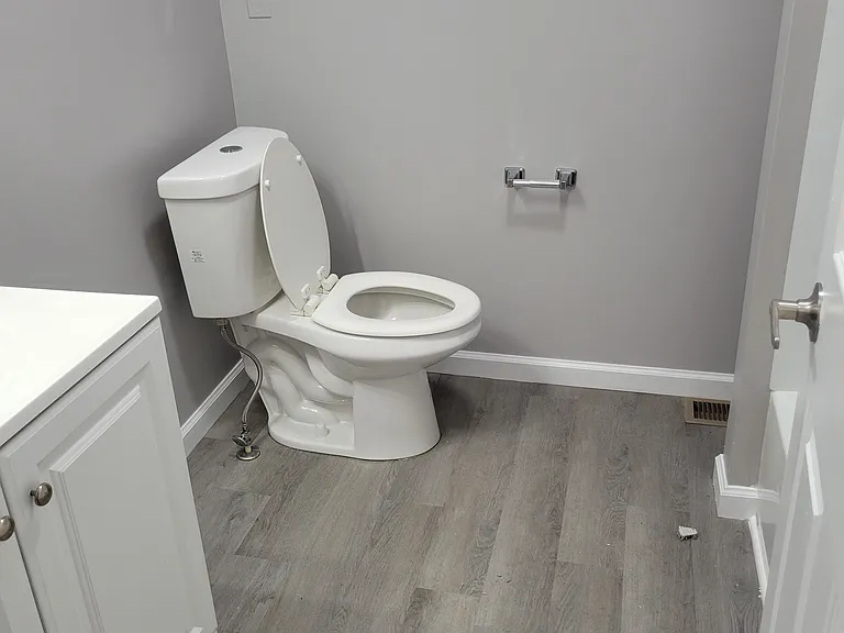 3410 E Fairmount Ave — Photo 6