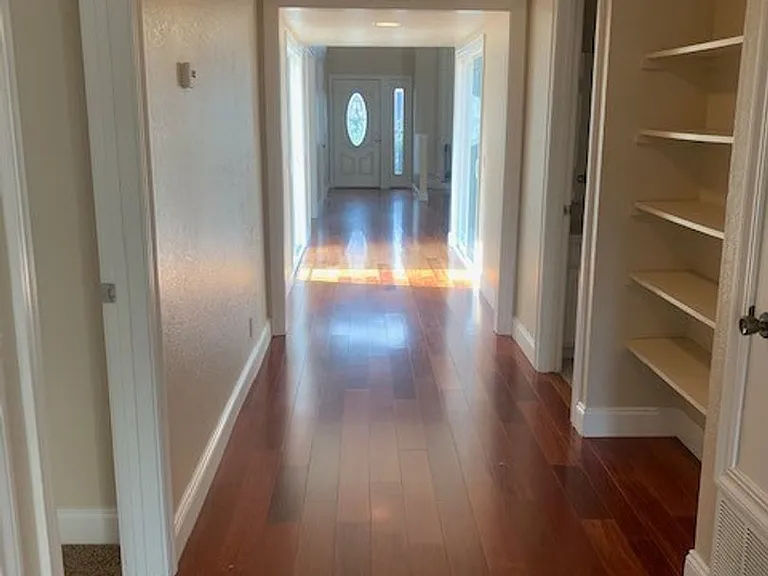 15300 Venetian Way — Photo 7