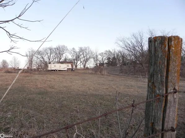 610 Washington St, Gravity, IA 50848