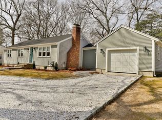 49 Huckins Neck Rd, Barnstable, MA 02630