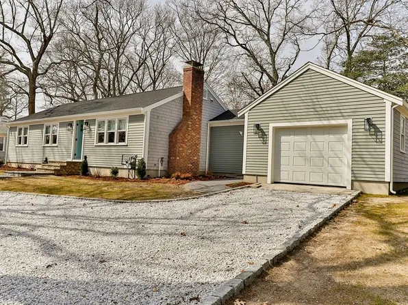 49 Huckins Neck Rd, Barnstable, MA 02630