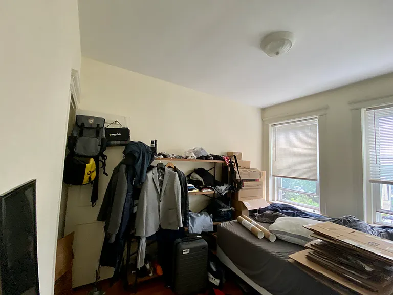 100 Queensberry St #17 — Photo 8