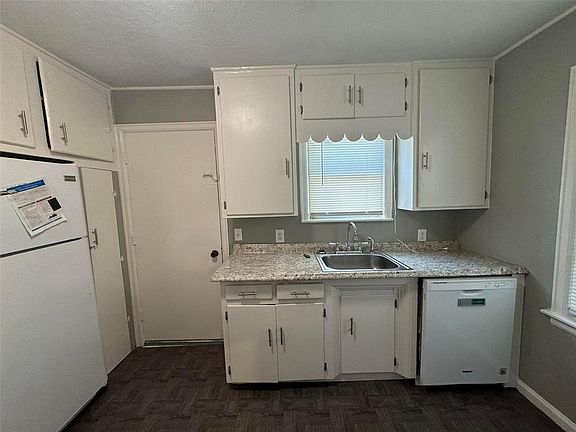 5th image of 1113 N Redbud Dr