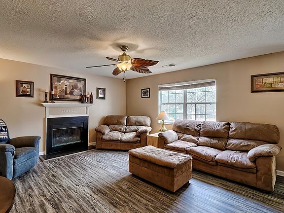 2nd image of 133 Dutch Ct