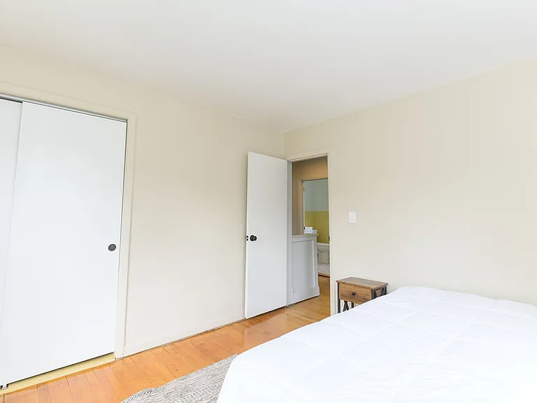 800 Simonds Rd — Photo 15