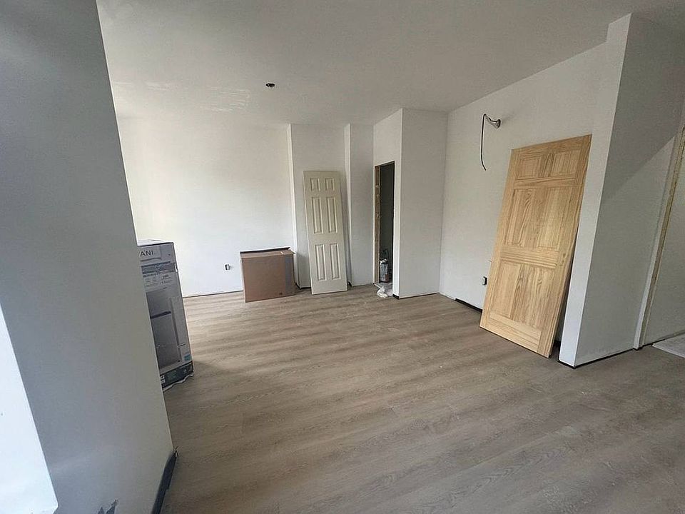 2nd image of 311 Grove St #2F
