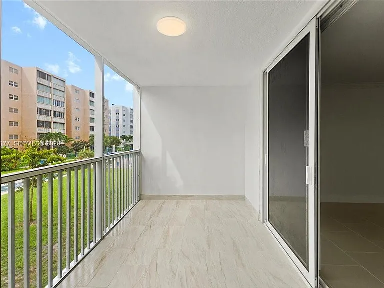 319 NE 14th Ave #201 — Photo 23