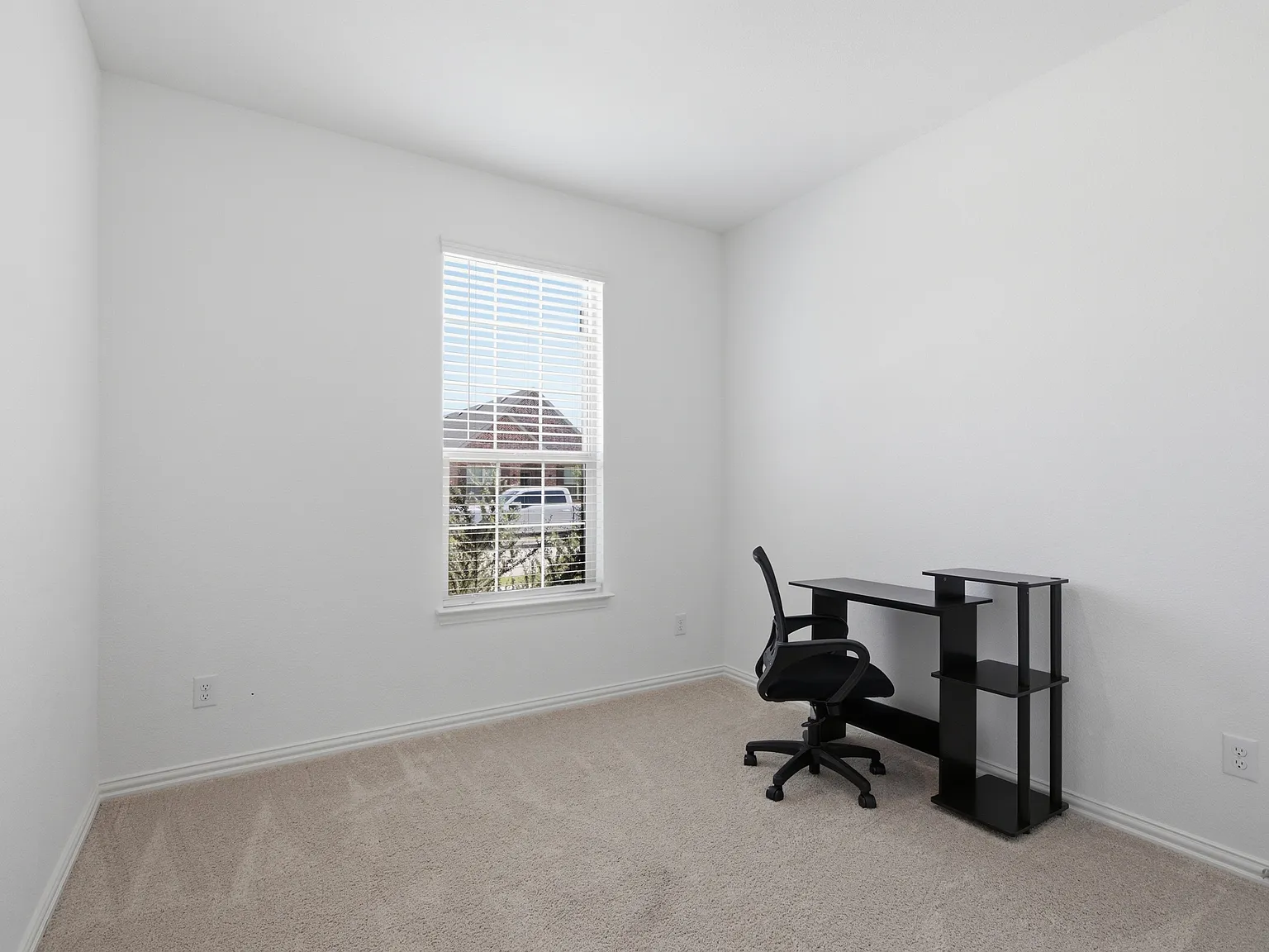 4 bed, 1566 sqft, $3,000 — Photo 3