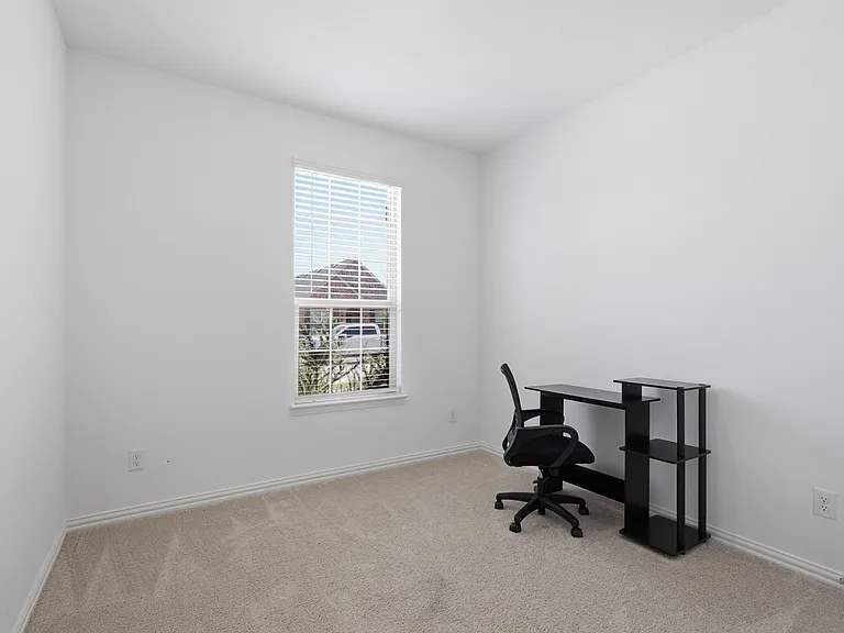 1121 Western Yarrow Ave — Photo 3