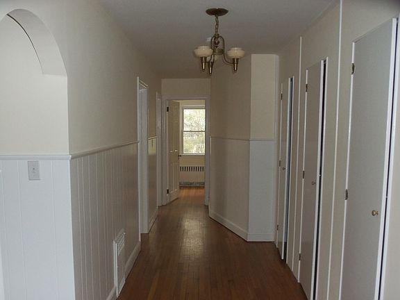 5th image of 82 Locust Ave