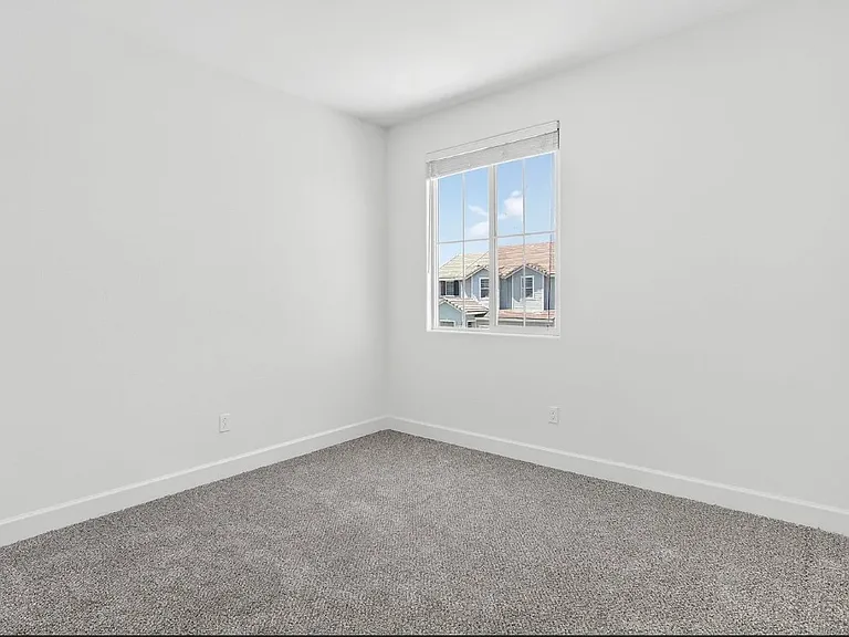 532 E Isidoro Ave — Photo 10