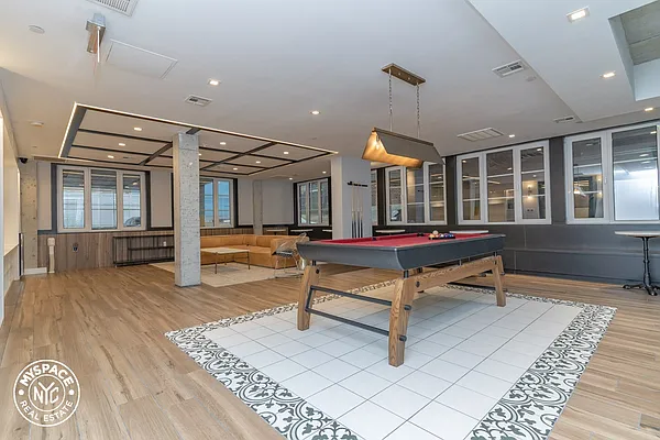 Rented by MySpaceNYC | media 148