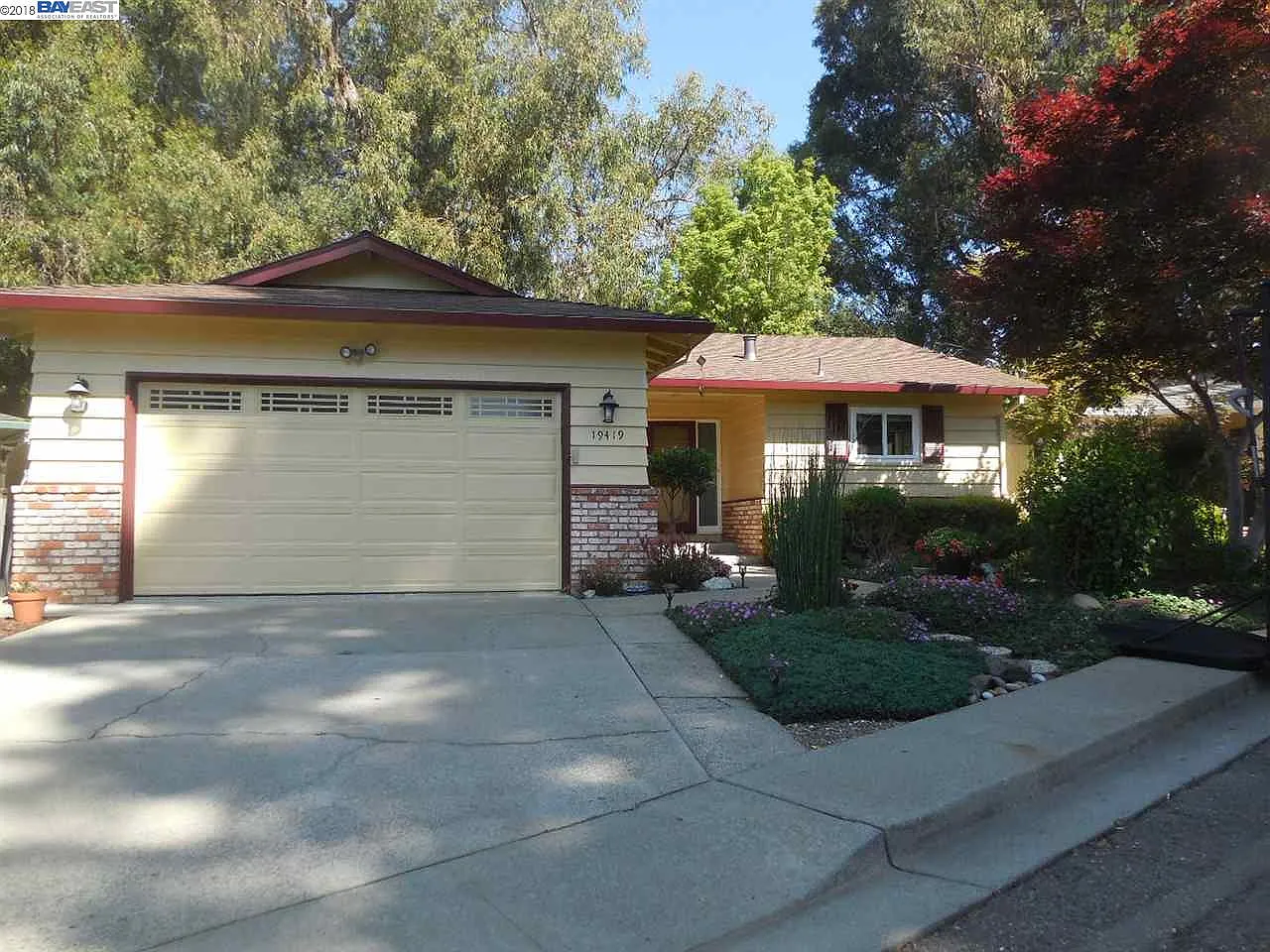 19419 Forest Pl photo 1