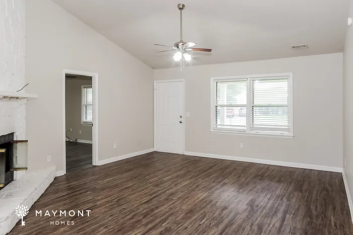 104 Cerrydowns Ct — Photo 3