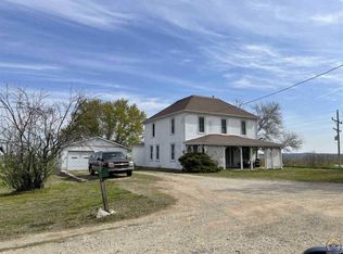439 E 9th St, Alma, KS 66401