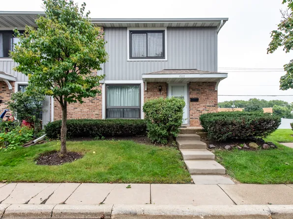 4111 Brentwood Ln, Waukegan, IL 60087