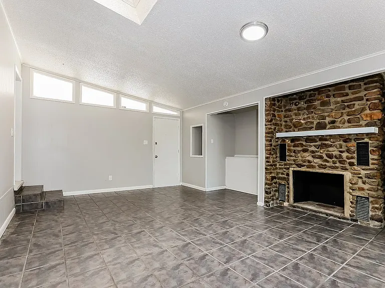 14 Barbara Cir — Photo 7