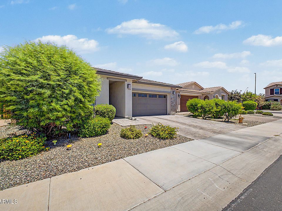 1st image of 752 E CONSTITUTION Drive