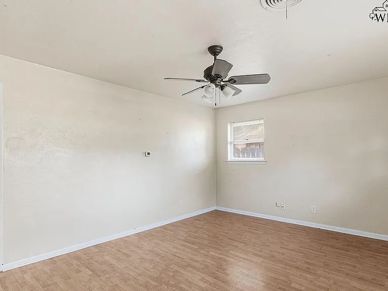 4202 Meadowbrook Dr — Photo 5