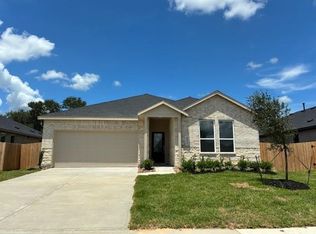 425 Robin St, Angleton, TX 77515