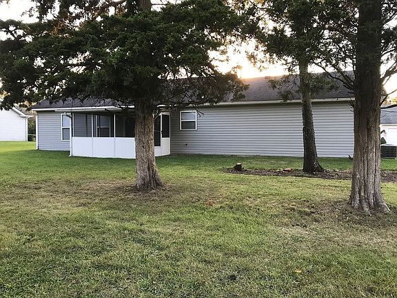 3rd image of 126 Sweet Gum Dr