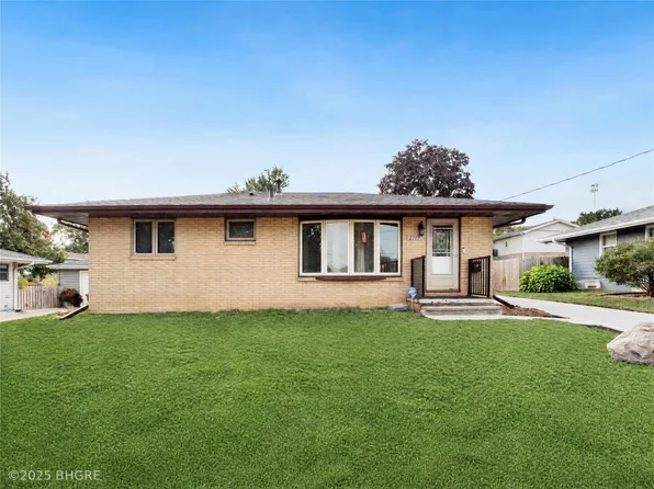 2719 E Tiffin Ave, Des Moines, IA 50317