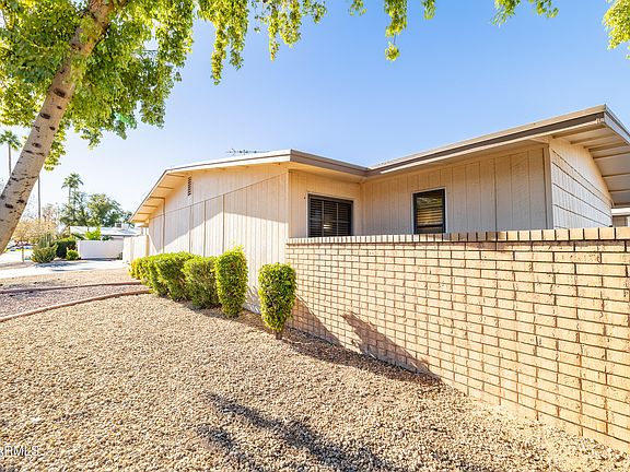 3rd image of 10254 W PALMERAS Drive