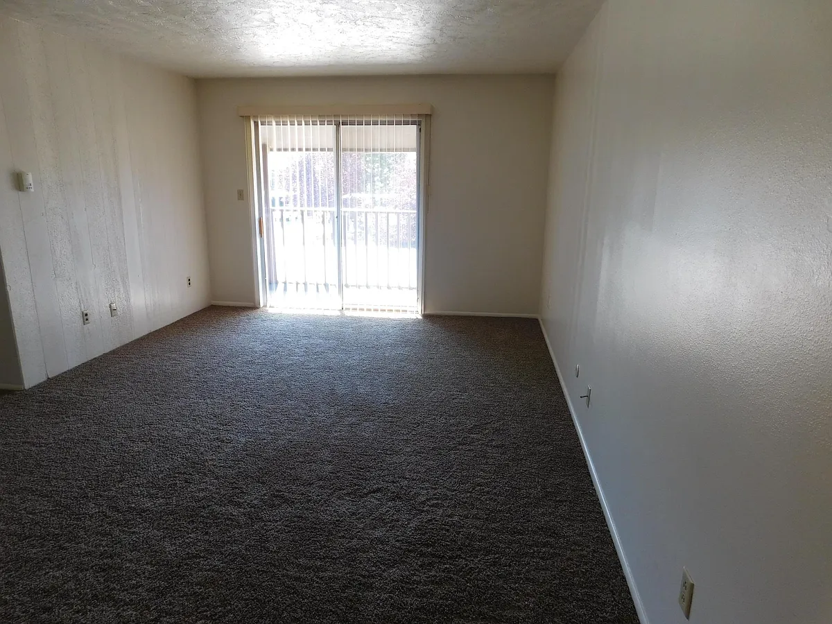 Building Photo - 1460 Vega Cir #7