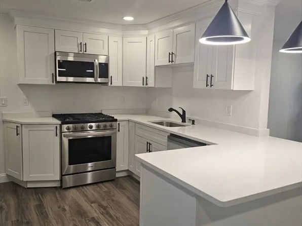 23 Dondi Rd, Brockton, MA 02302