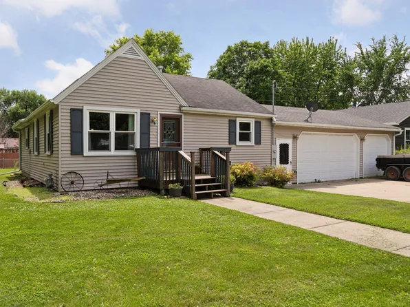 415 E Washington St, Le Center, MN 56057